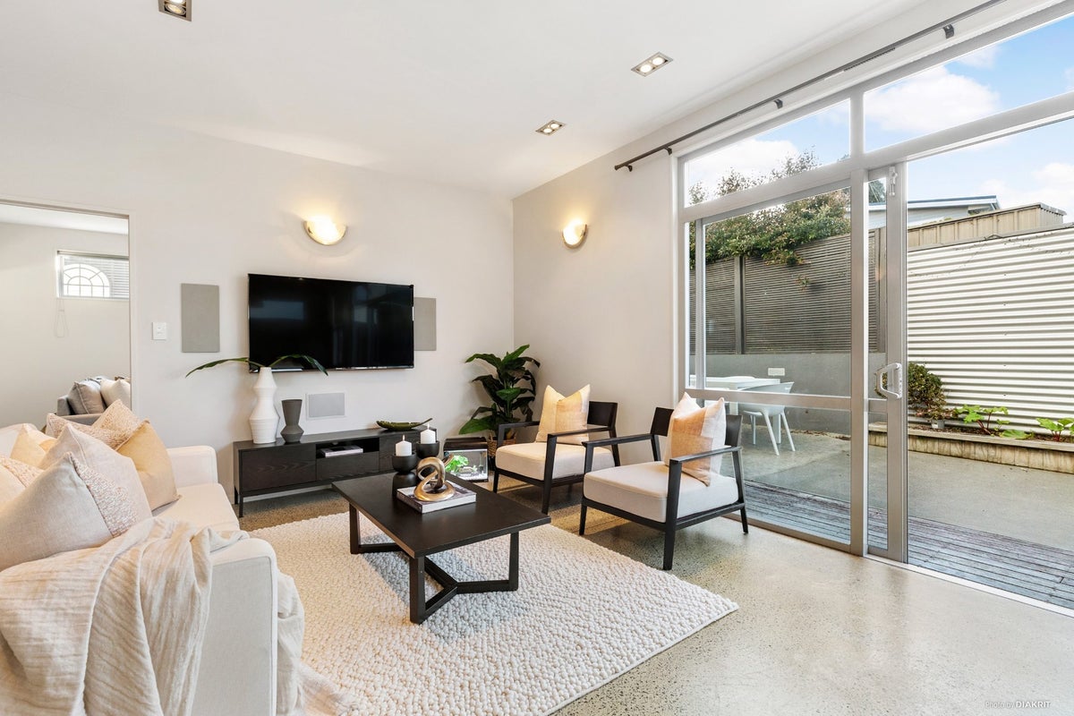 3A Tyne Road, Forrest Hill, Auckland - Carousel 2