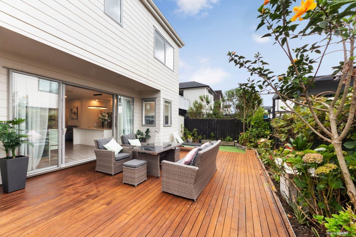 48 Myland Drive, Hobsonville, Auckland - Carousel 1
