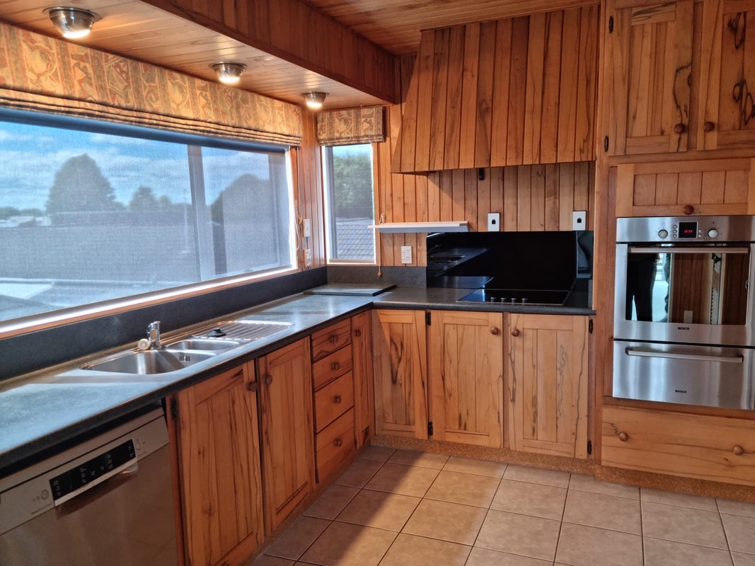 26B Grey Street, Glenholme, Rotorua - Carousel 2