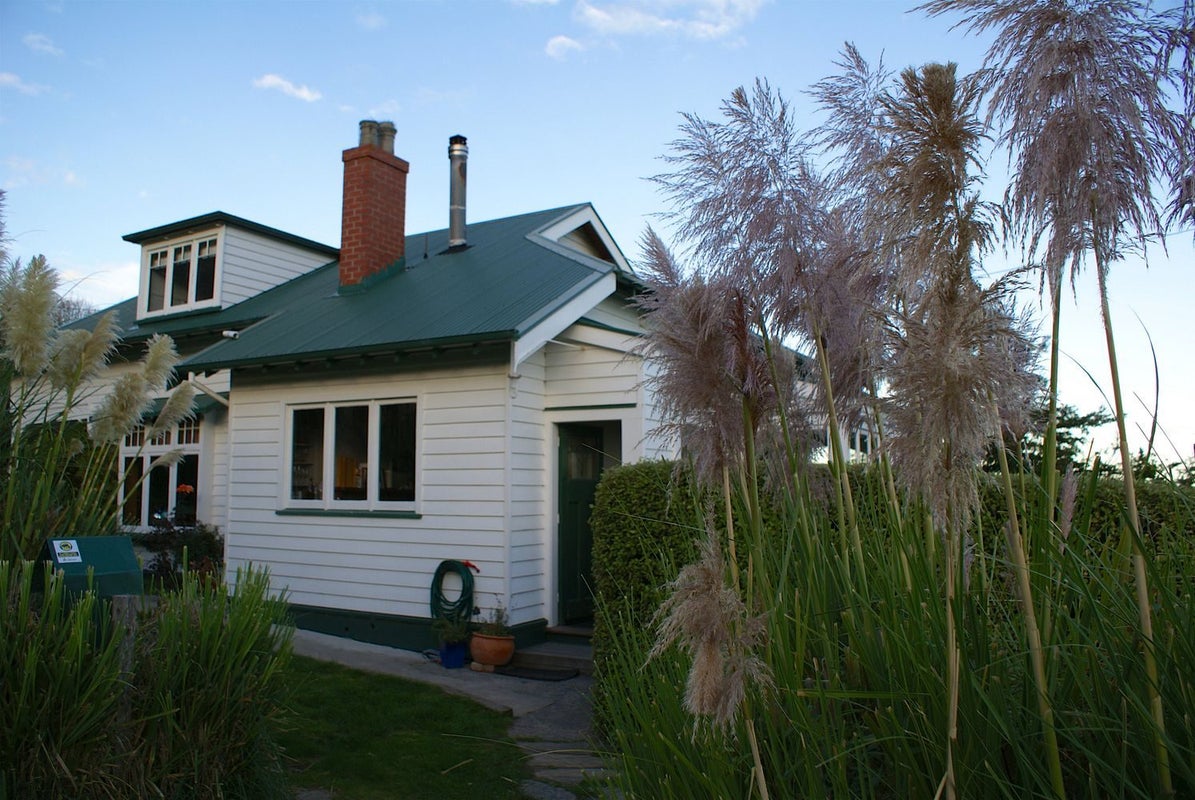 27 Seaview Road, Brighton, Dunedin - Carousel 2