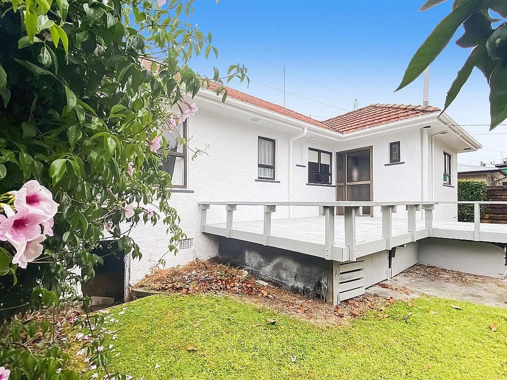 9 Pooles Road, Greerton, Tauranga - Carousel 1