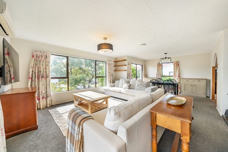 12 Transom Close, Whitby, Porirua - Carousel 1