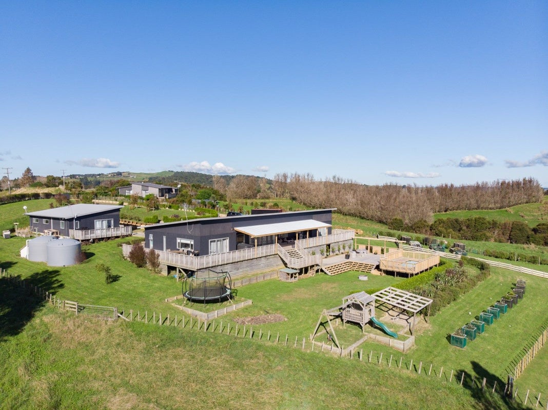 71 Esk Road, Pokeno - Carousel 2
