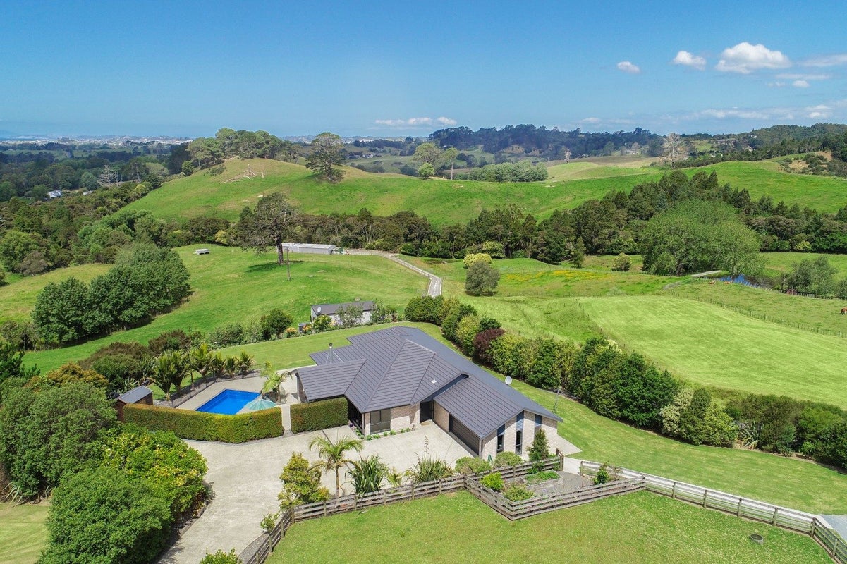 827 Wainui Road, Silverdale - Carousel 1