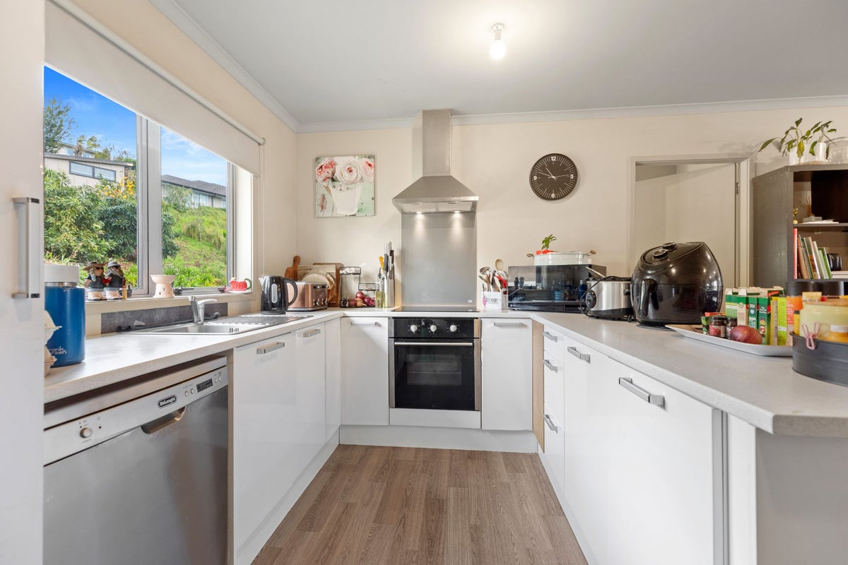 23 Dunrobbin Place, Gate Pa, Tauranga - Carousel 2