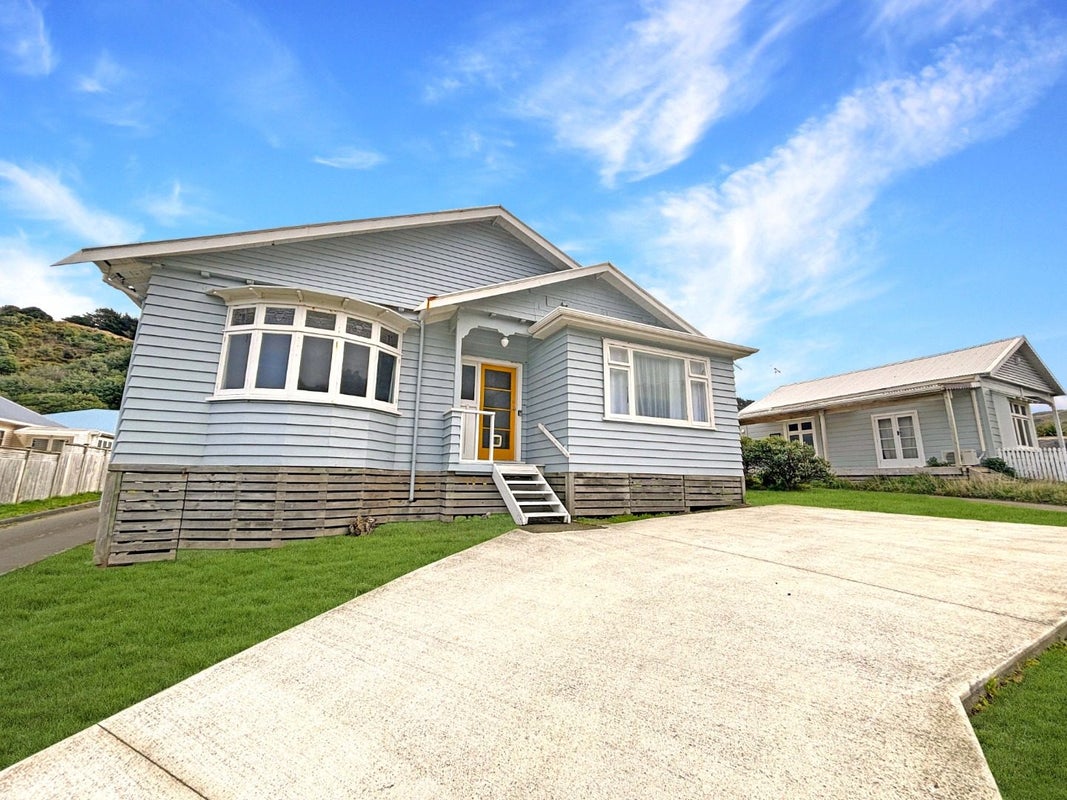 39 Happy Valley Road, Owhiro Bay, Wellington - Carousel 1