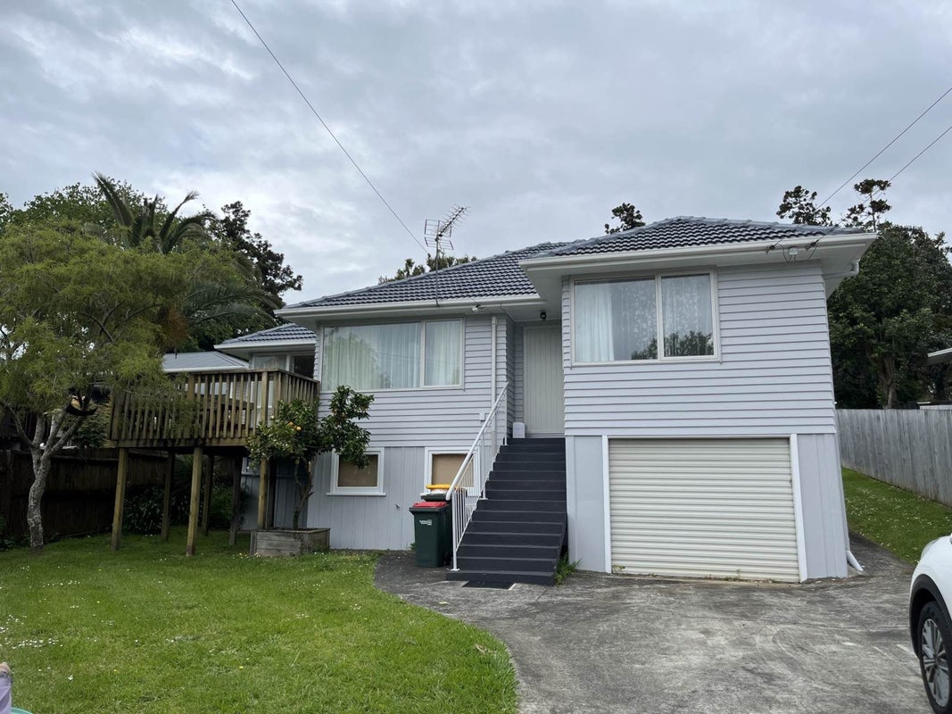 18 Freyberg Place, Howick, Auckland - Carousel 1