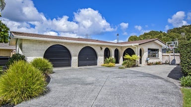 71 Fairway Drive, Kamo, Whangarei - Carousel 1