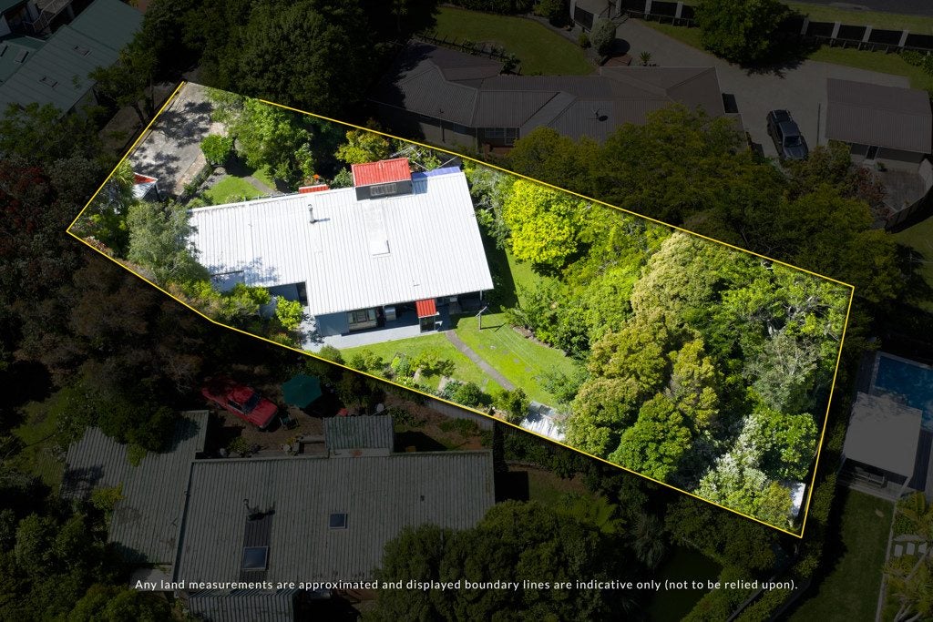 9 Pohutukawa Avenue, Shelly Park, Auckland - Carousel 2