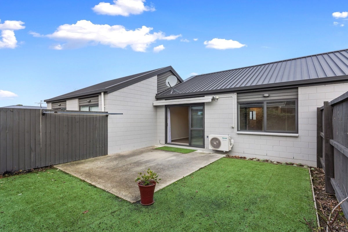 4/430 Barbadoes Street, Edgeware, Christchurch - Carousel 1