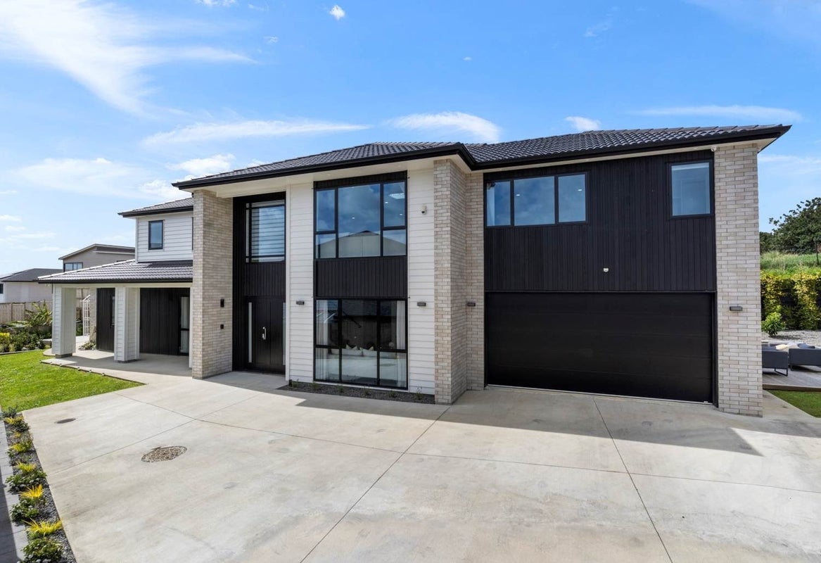 14 Perehia RD, Flat Bush, Auckland - Carousel 1