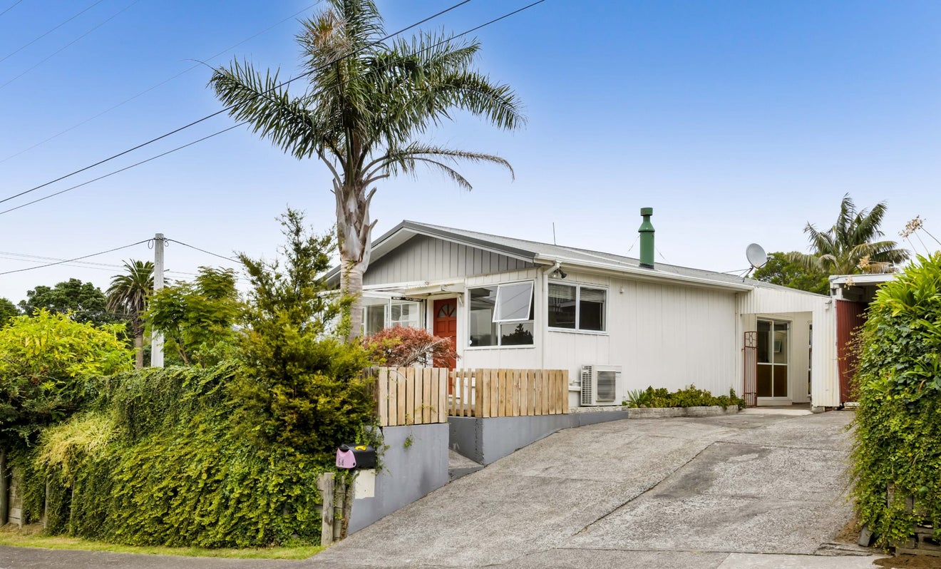 64 Ngamotu Road, Spotswood, New Plymouth - Carousel 1
