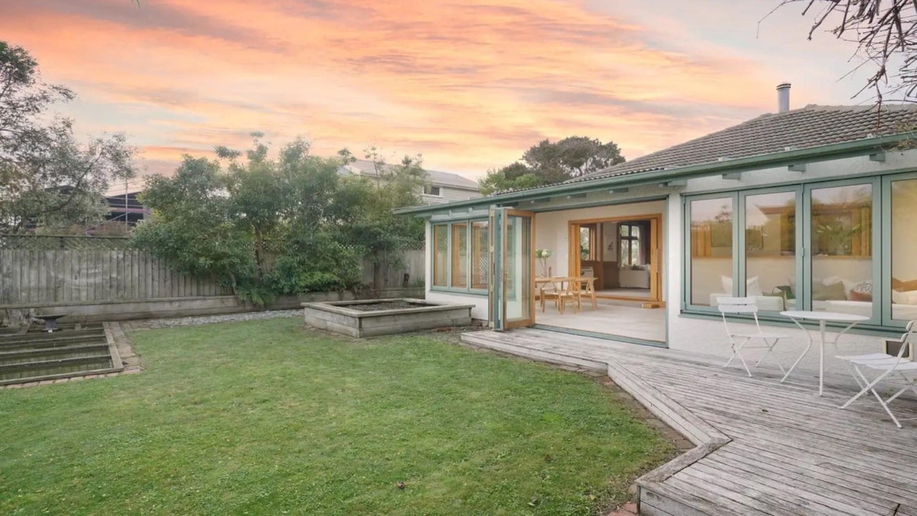 4 Cliff Street, Moncks Bay, Christchurch - Carousel 1