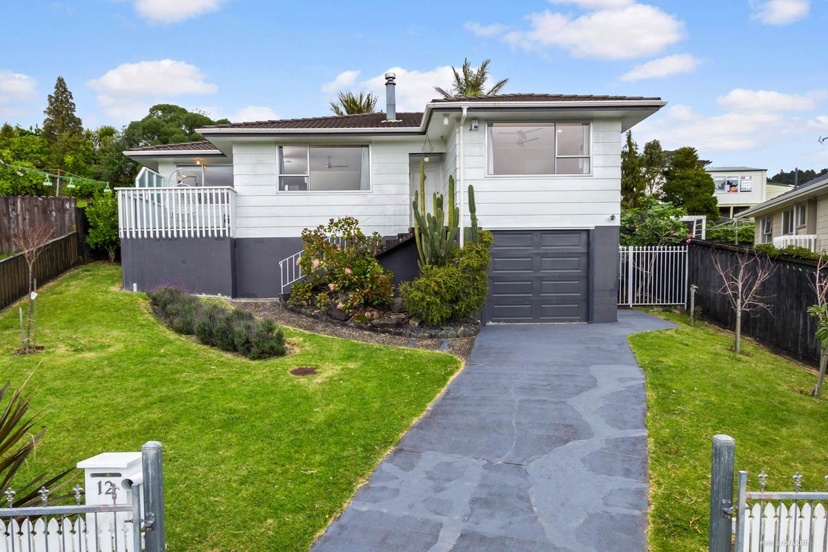 12 Annison Avenue, Glen Eden, Auckland - Carousel 1