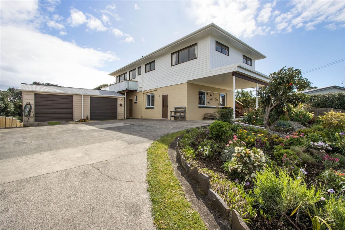 46 Roretana Drive, Athenree, Katikati - Carousel 1