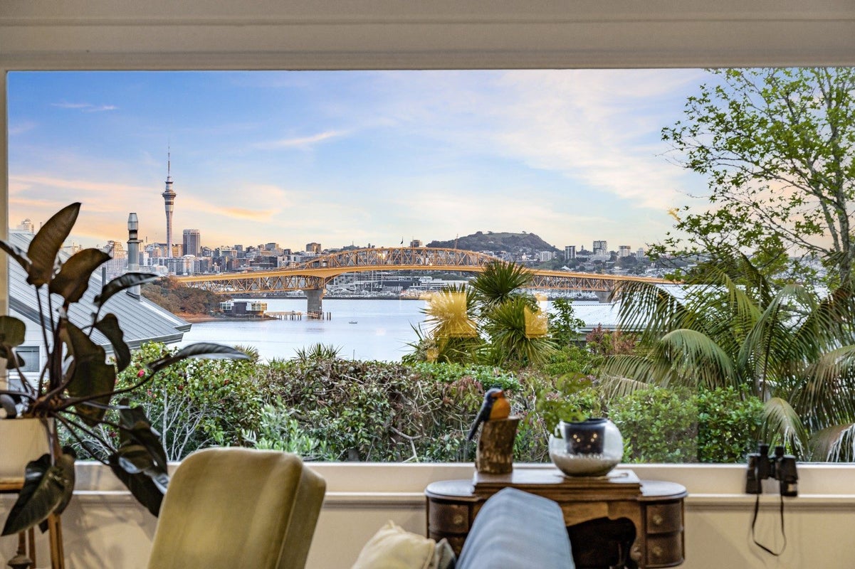 34 Seaview Avenue, Northcote, Auckland - Carousel 1