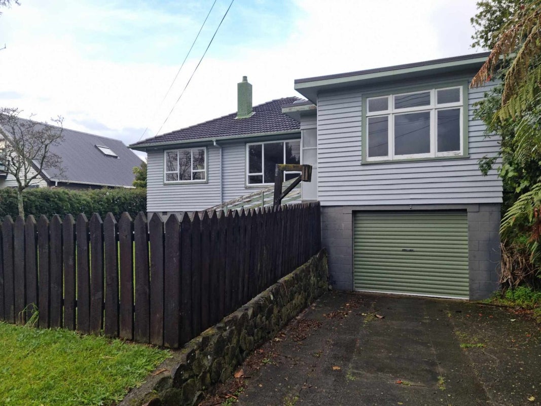 99 Omata Road, Marfell, New Plymouth - Carousel 2