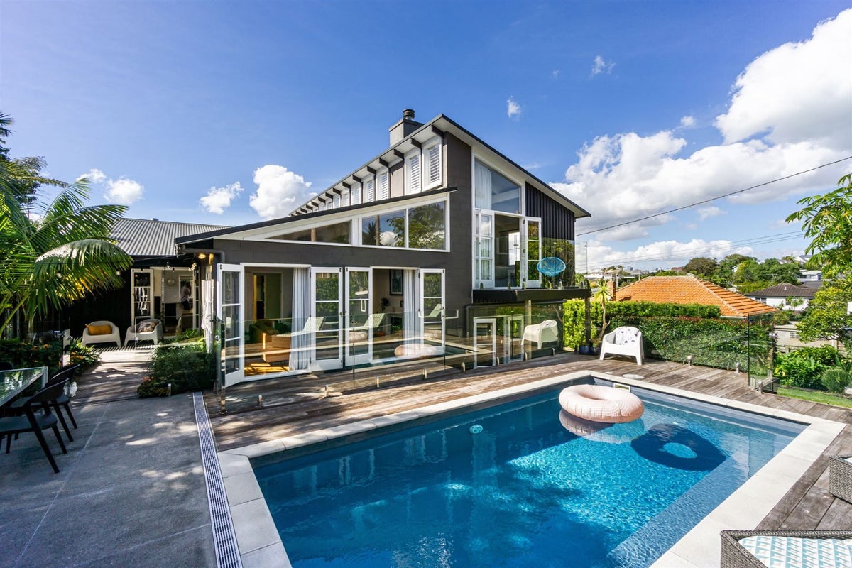 194B Queen Street, Northcote Point, North Shore City - Carousel 1