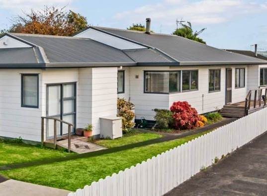 40 Sandspit Road, Waiuku, Waiuku - Carousel 1