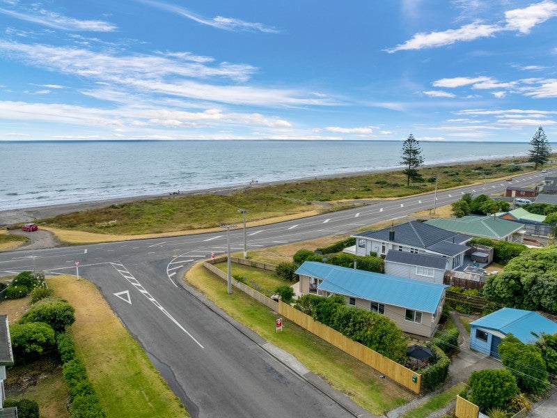 2 Karaka Street, Otaki Beach, Otaki - Carousel 2