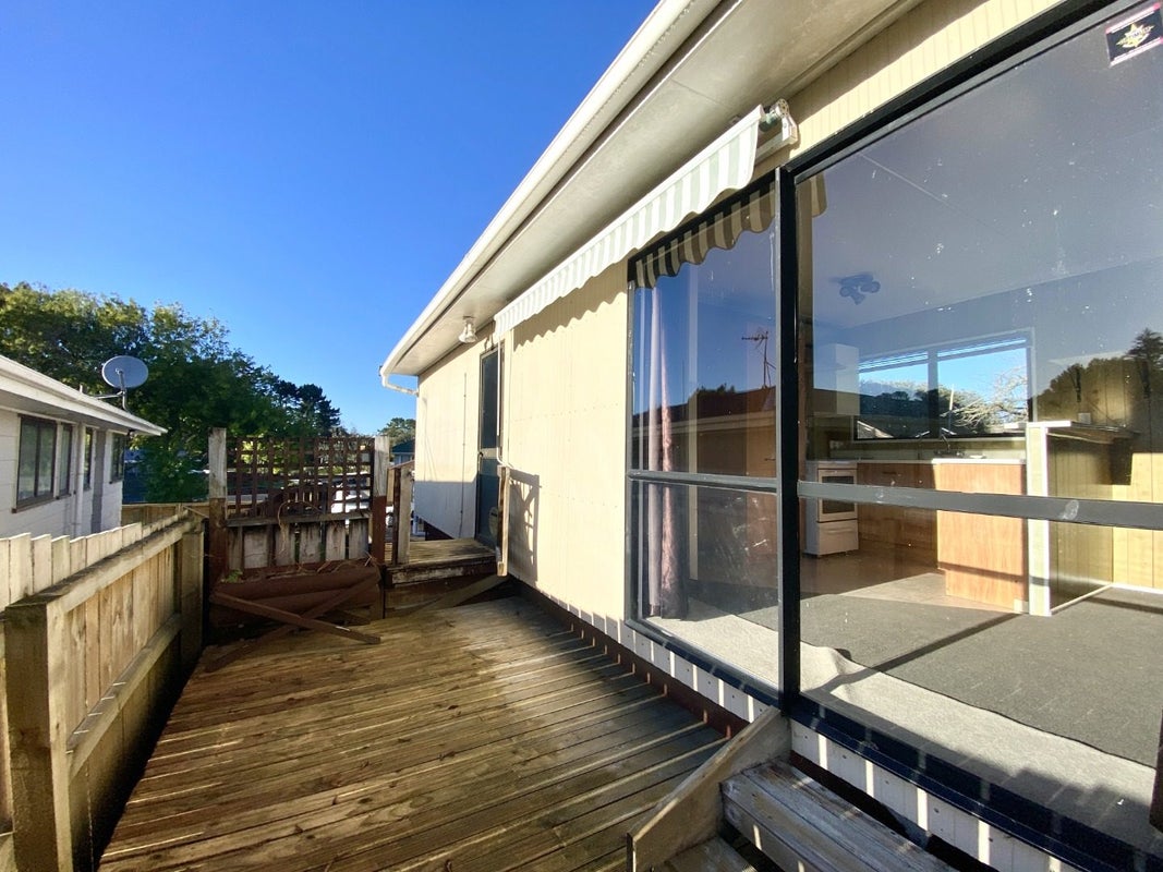 14 Woodman Place, West Harbour, Auckland - Carousel 1