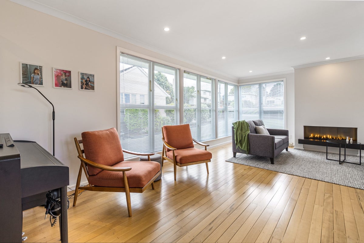 34 Weybridge Crescent, Glen Innes, Auckland - Carousel 2
