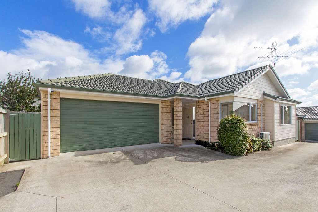 34B Vincent Street, Howick, Auckland - Carousel 1