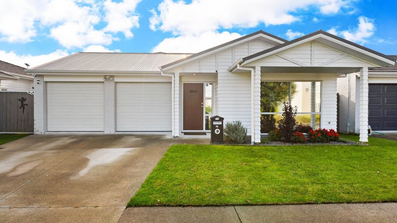 76 Popokatea Drive, Takanini, Auckland - Carousel 1