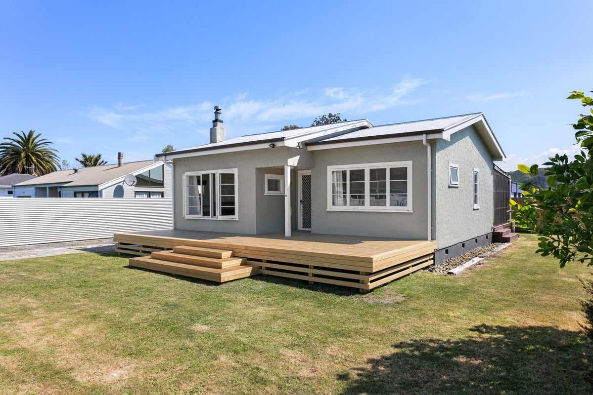6 Turenne Street, Inner Kaiti, Gisborne - Carousel 17