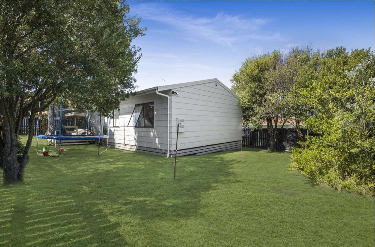 1/38 Maplesden Drive, Clendon Park, Auckland - Carousel 2