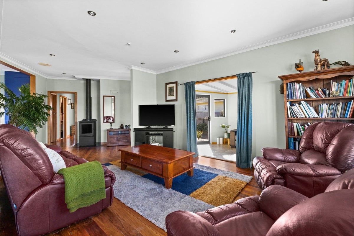 52 Clarence Cox Crescent, Pirimai, Napier - Carousel 2