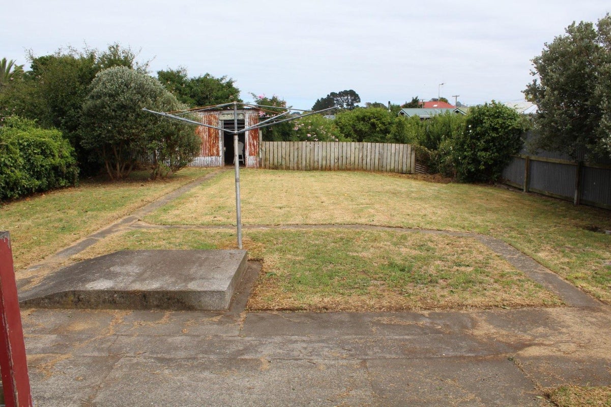 5 Owen Street, Gonville, Whanganui - Carousel 13