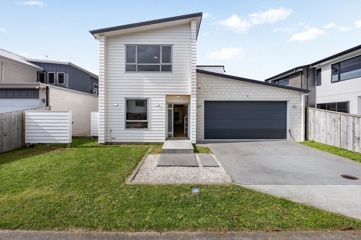 66 Featherstone Drive, Flagstaff, Hamilton - Carousel 1