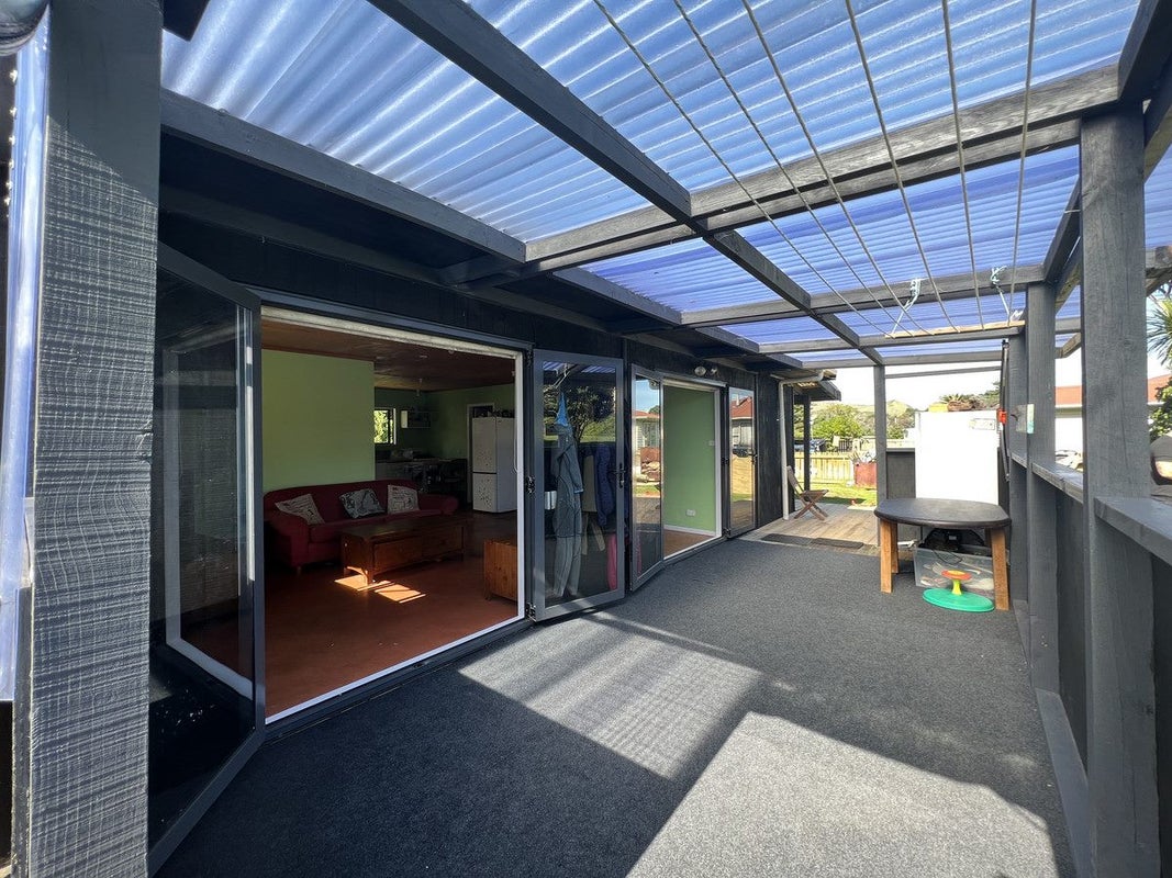 5 Tainui Street, Welbourn, New Plymouth - Carousel 2