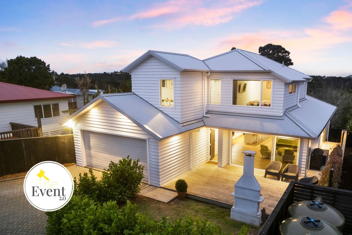 6A Valley View Road, Glenfield, Auckland - Carousel 1