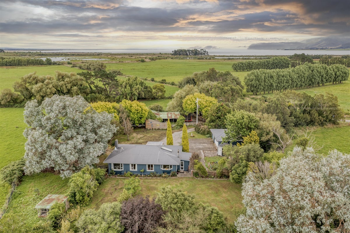 455 Murphys Line, Lake Reserve, Featherston - Carousel 1