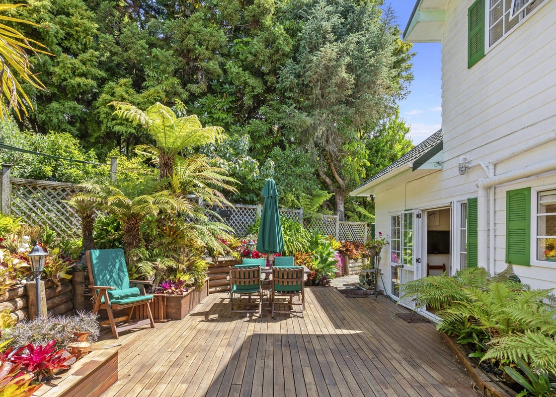 2/21 Deane Avenue, Titirangi, Auckland - Carousel 2