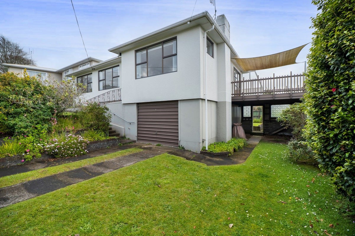 4 Penrith Street, Westown, New Plymouth - Carousel 2