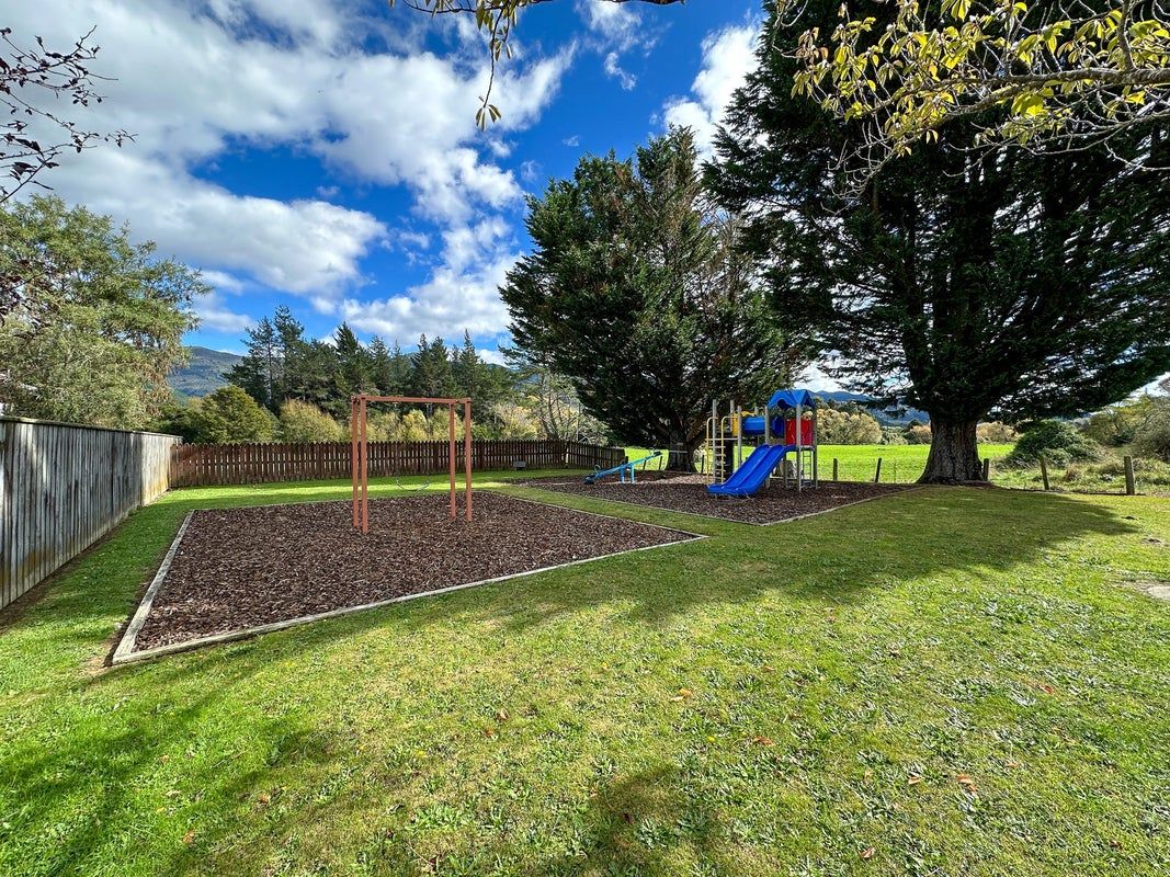 6 Harwood Place, Upper Takaka - Carousel 17
