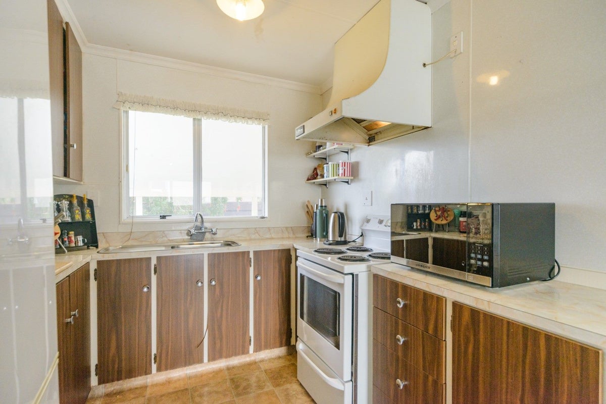 3 Paradise Place, Milson, Palmerston North - Carousel 2