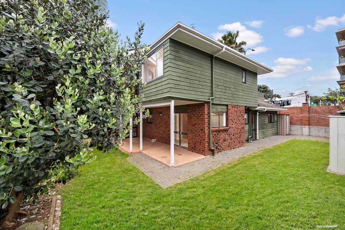 2/77 Kitchener Road, Milford, Auckland - Carousel 2
