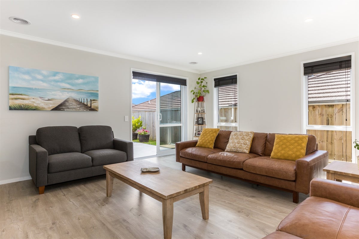 3 Weatherdeck Close, Whitby, Porirua - Carousel 2