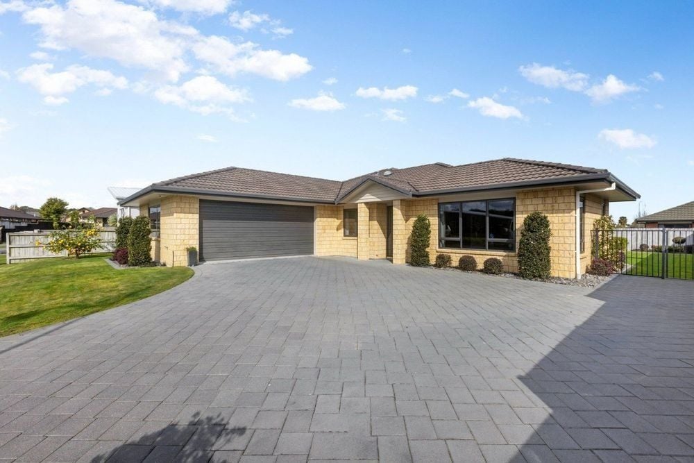 14 Ebony Court, Rototuna North, Hamilton - Carousel 2