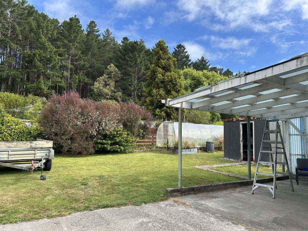 16 Mawhera Street, Dobson, Greymouth - Carousel 2
