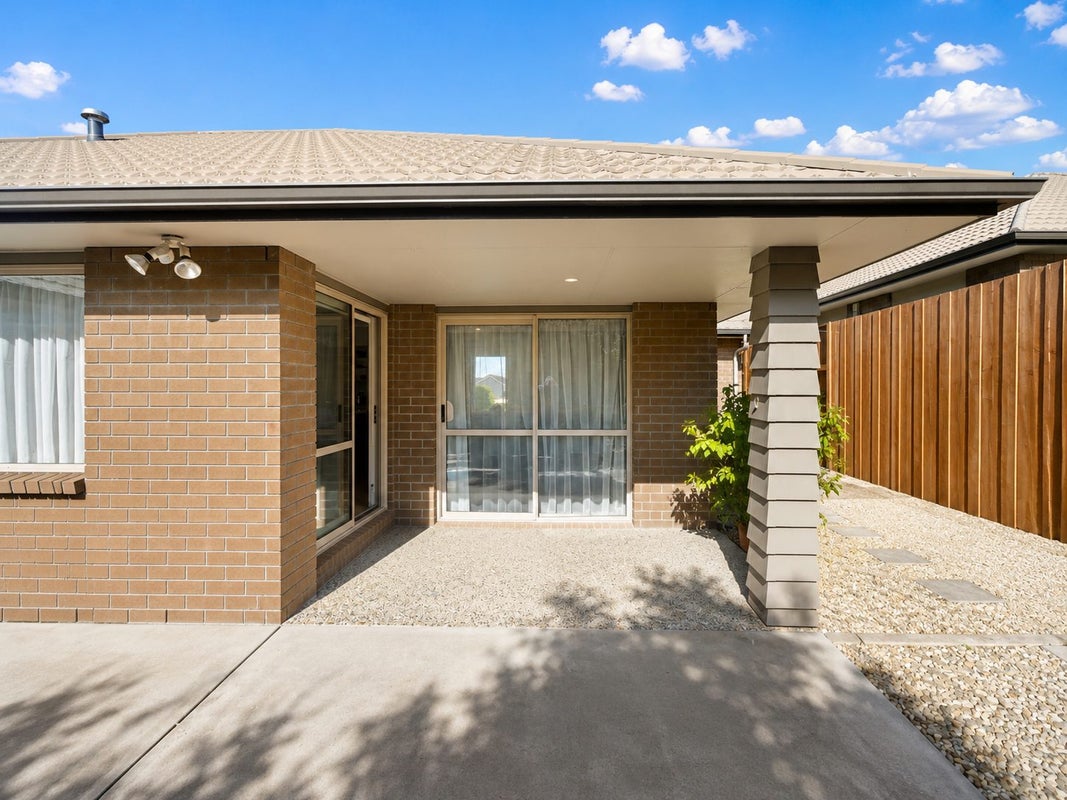 19 Lavender Way, Huntington, Hamilton - Carousel 16