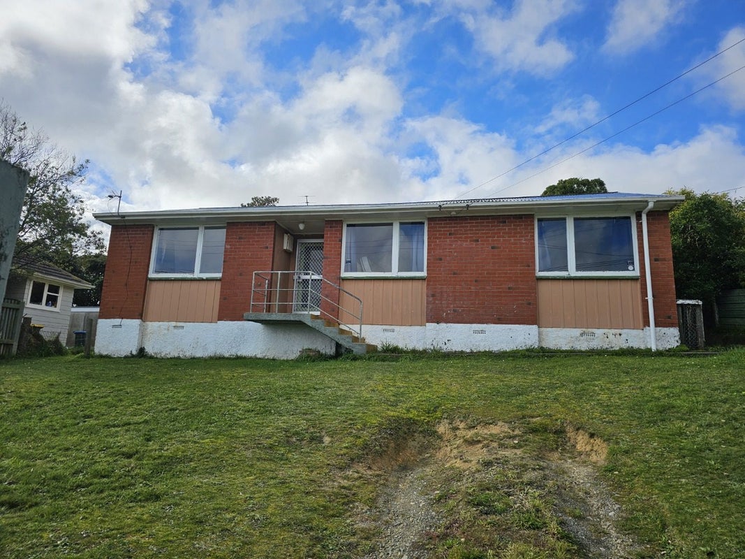 3 Aberfeldy Street, Cannons Creek, Porirua - Carousel 2