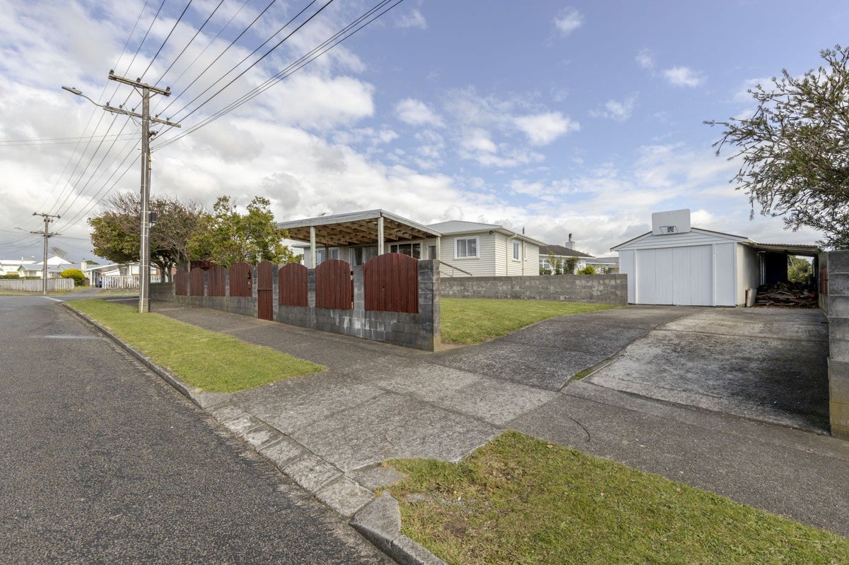 55 Banks Street, Marfell, New Plymouth - Carousel 29