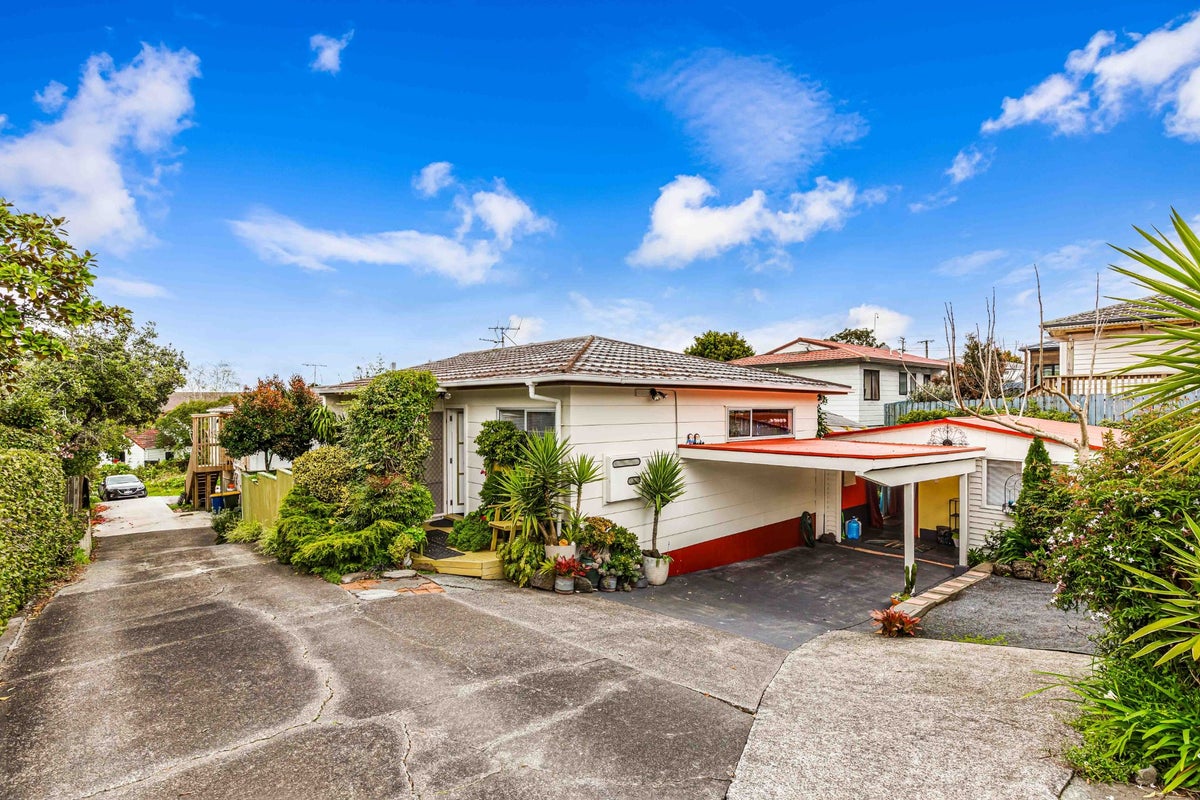 1/3A Kirrie Avenue, Te Atatu South, Auckland - Carousel 2