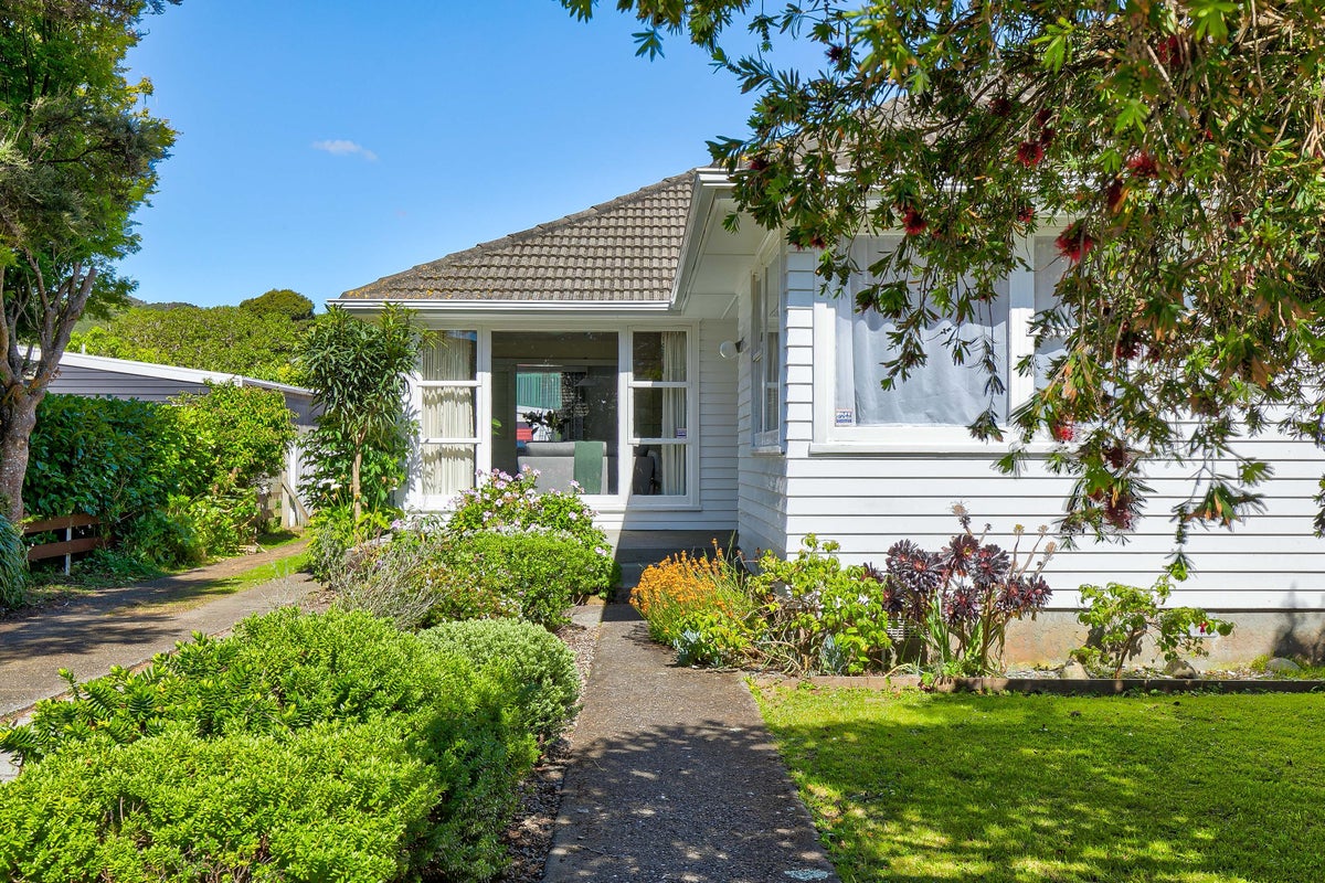 4 Chesney Street, Avalon, Lower Hutt - Carousel 22