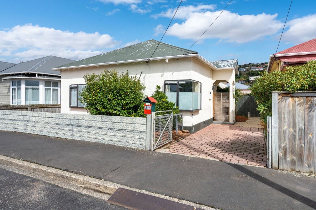 37 Richmond Street, Forbury, Dunedin - Carousel 1